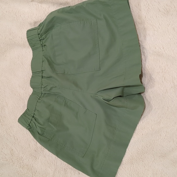 Target short pants Small - Picture 3 of 4